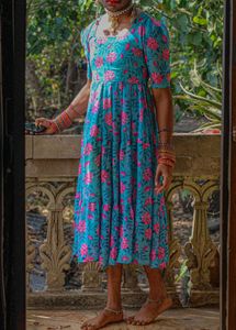 New Unused Floral Print Midi Dress