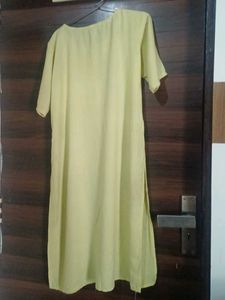 Elegant Embroidered Kurti