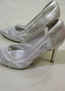 White High Heels 👠