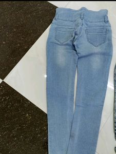 4 Button Jeans