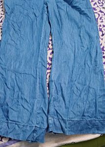 One Swiss Beauty Eyeshadow And A Bell Bottom Jeans