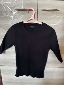 Black Ribbed TShirt by Max | Size S