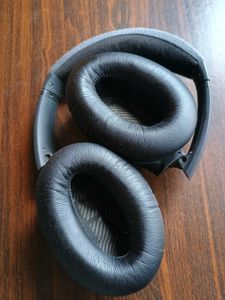 Bose Quiet Comfort QC 35 AnC Headphones .