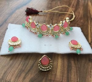 Zaveri Pearls Kundan Set