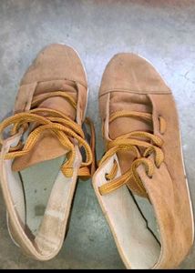 2 women shoes