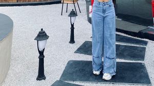 Wide Leg Acid Wash Jeans