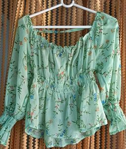 Floral Print Peasant Top🎀