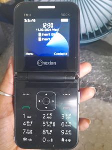 Snexian Rock Z-Brand New Purple Flip Phone