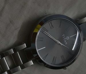 Titan Youth Analog Black Dial Women&#39;s Watch