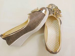 New Fancy Look Footwear For Girls