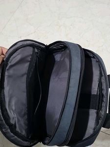 Targus stylish Black Backpack with 6 compartments
