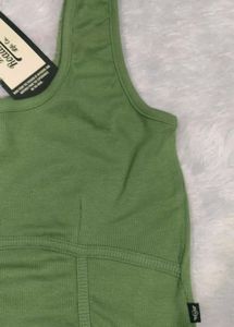 ✅BRAND New Beautiful Oilve Green Top✅