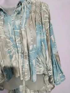 BEAUTIFUL CAPE STYLE TOP