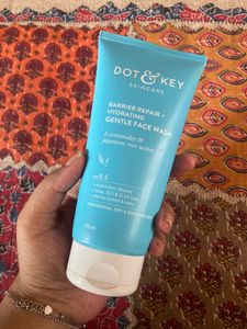 Hydrating Face Wash