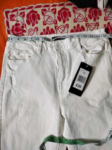 365 New With Tag Jeans From London !