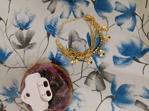 Floral Charm Gold Bracelet