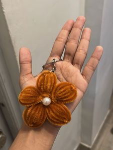 Brown Pipe Cleaner Flower Keychain 🤎