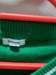 Green Crop Top - Stylish &amp; Trendy