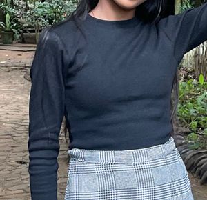 Black Full Sleeves Fitted Top