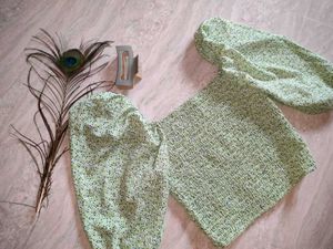 Green Floral Print Smocked Crop Top