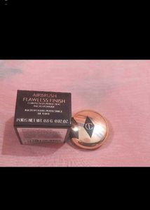 Charlotte Tilbury Airbrush Flawless Finish Powder