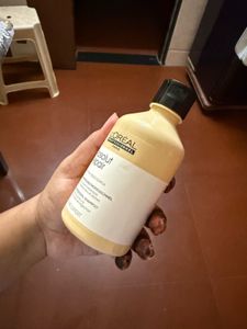 Loreal Absolute Repair Shampoo