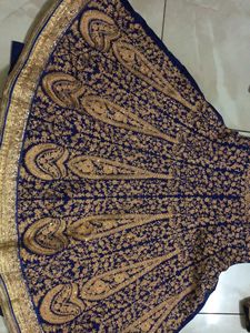 Royal Blue Gown With Near About 51 Length🤩 Condition Is Totally New. It Has Beautiful Golden Work With Dori🪡🧶