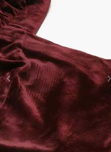 Women Burgundy Sweetheart Neck Top