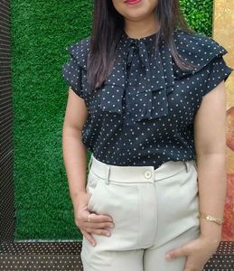 Beautiful Polka Reffel Top/Shirt
