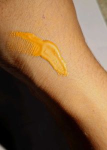Huda Beauty Glowish Skin Tint