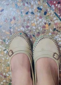 Versatile Elegant Jutties for Women