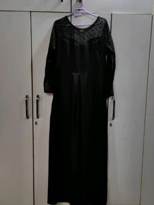 Black Maxi Dress With Laced Sleeves Of Size - Xl.