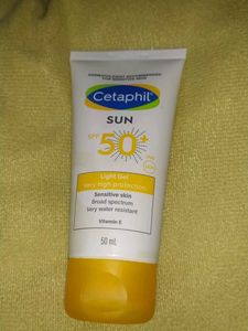 Cetaphil Sun SPF 50 Light Gel