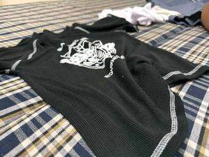 Graphic Print Crop Top