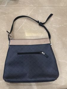 Elegant Two-Tone Shoulder Bag
