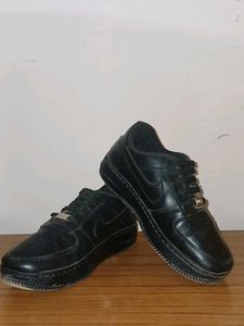 Black Nike Shoes