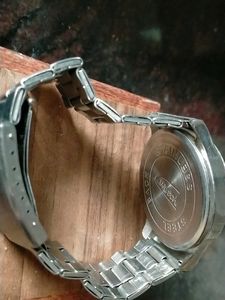 Elegant Silver Wristwatch