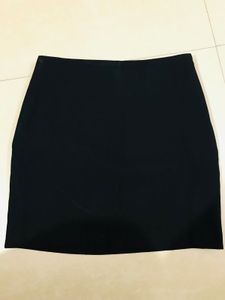 ASOS DESIGN Classic Black Mini Skirt – UK Size 8