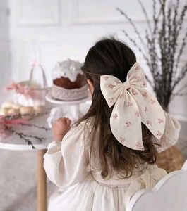 Hand Embroidered Hairbow 🎀