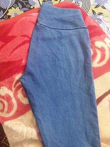 High-Waisted Denim Capri Jeans