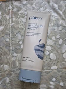 Plum Rice Water And Niancinamide Face Wash