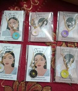 Daisy Flower Pendant Necklace