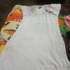 Floral Embroidered kurta