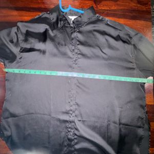 🔻H&amp;M loose fit satin shirt