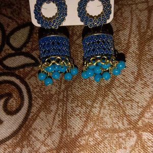 8 Traditional Earrings 1 Necklace