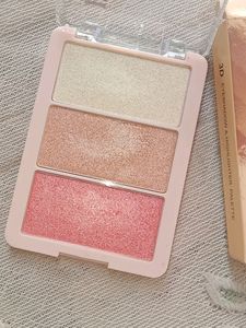 Highlighter And Eyeshadow Pallate