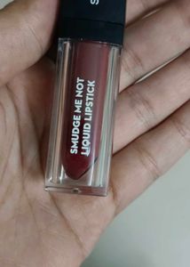 Burgundy Lipstick mousse matte