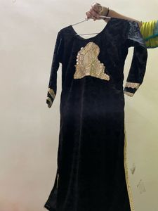 Black Velvet Suit With Dupatta