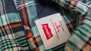 🌟 Original Levi&#39;s Plaid Flannel Shirt
