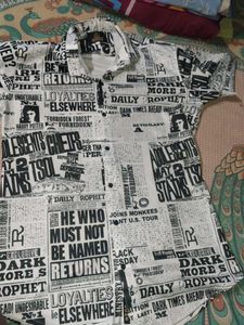 Newsprint print t-shirt